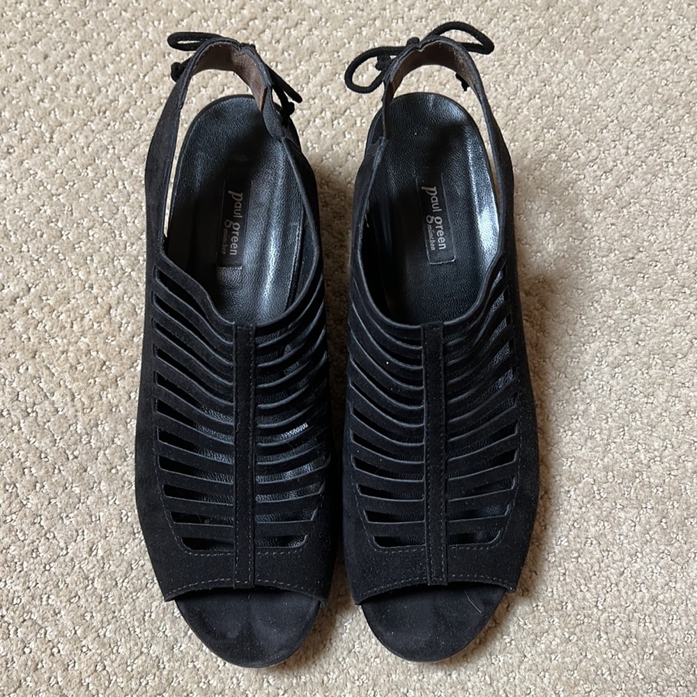 Paul Green black suede low heel peep toe pump sz 5.5